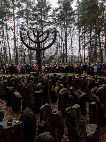 Фото: памятные мероприятия, посвященные 76 годовщине уничтожения Рижского гетто