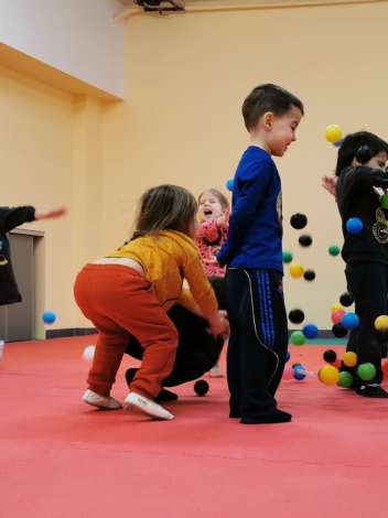 Bērnudārzs “Motek” sveic visus ar pavasara atnākšanu