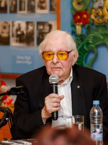 Notika Marģera Vestermaņa grāmatas “Cilvēcība tomēr nebija mirusi” prezentācija