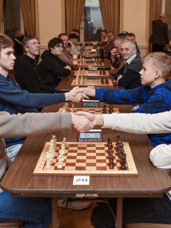 Rīgas Ebreju kopienā notika Mihaila Tāla piemiņas turnīrs: vairāk nekā simts dalībnieku no deviņām valstīm